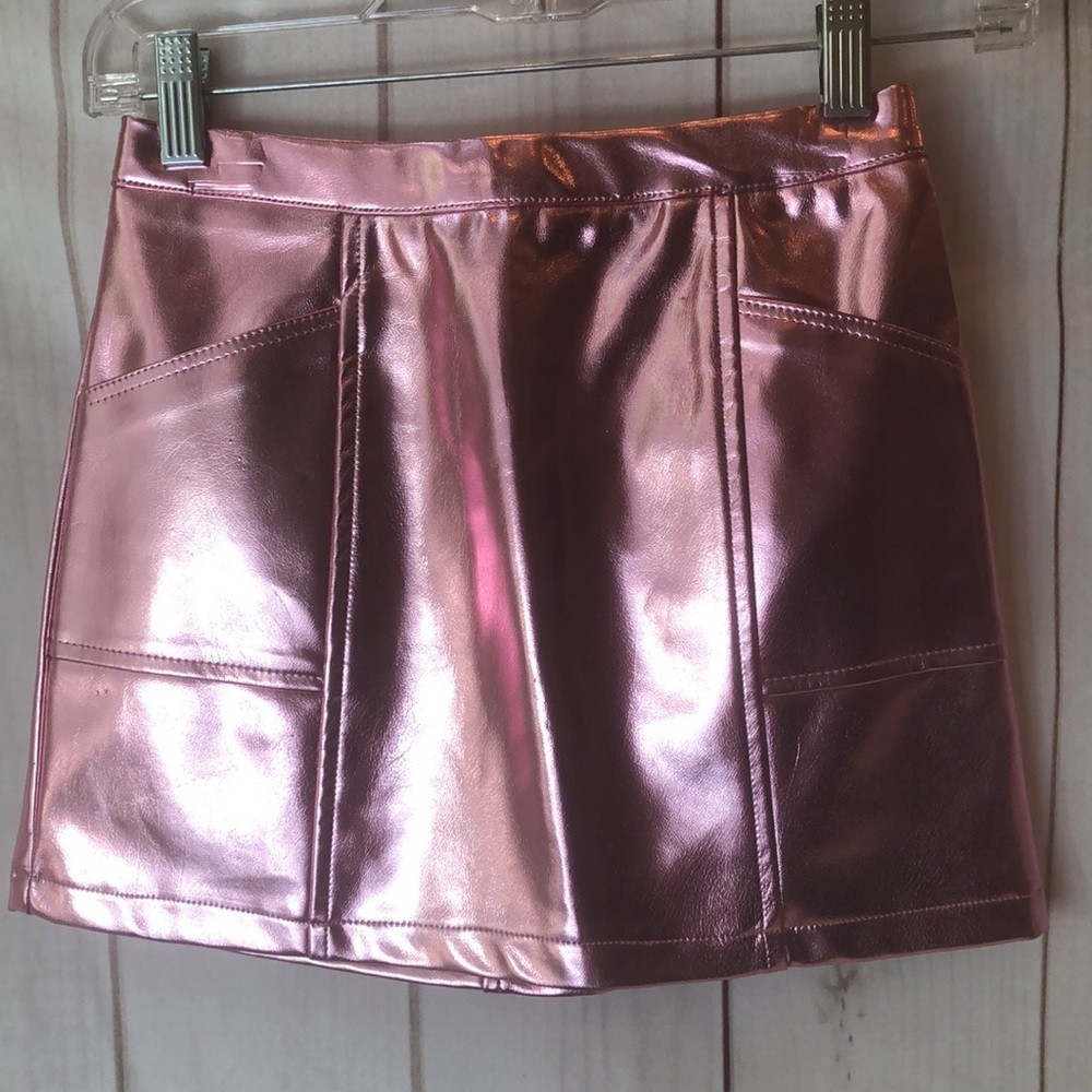 Art Class Shimmering Faux Leather Pink Skirt with pockets Girls Small 6/7 NWT